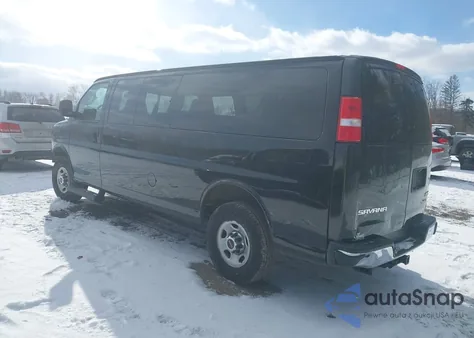 2022 GMC Savana Passenger Rwd 3500 Extended Wheelbase Lt z USA, uszkodzony, nr VIN 1GJZ7PFP9N1202670